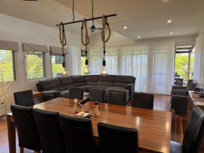 Bushys Hilltop (Kingfisher Bay, Kgari)